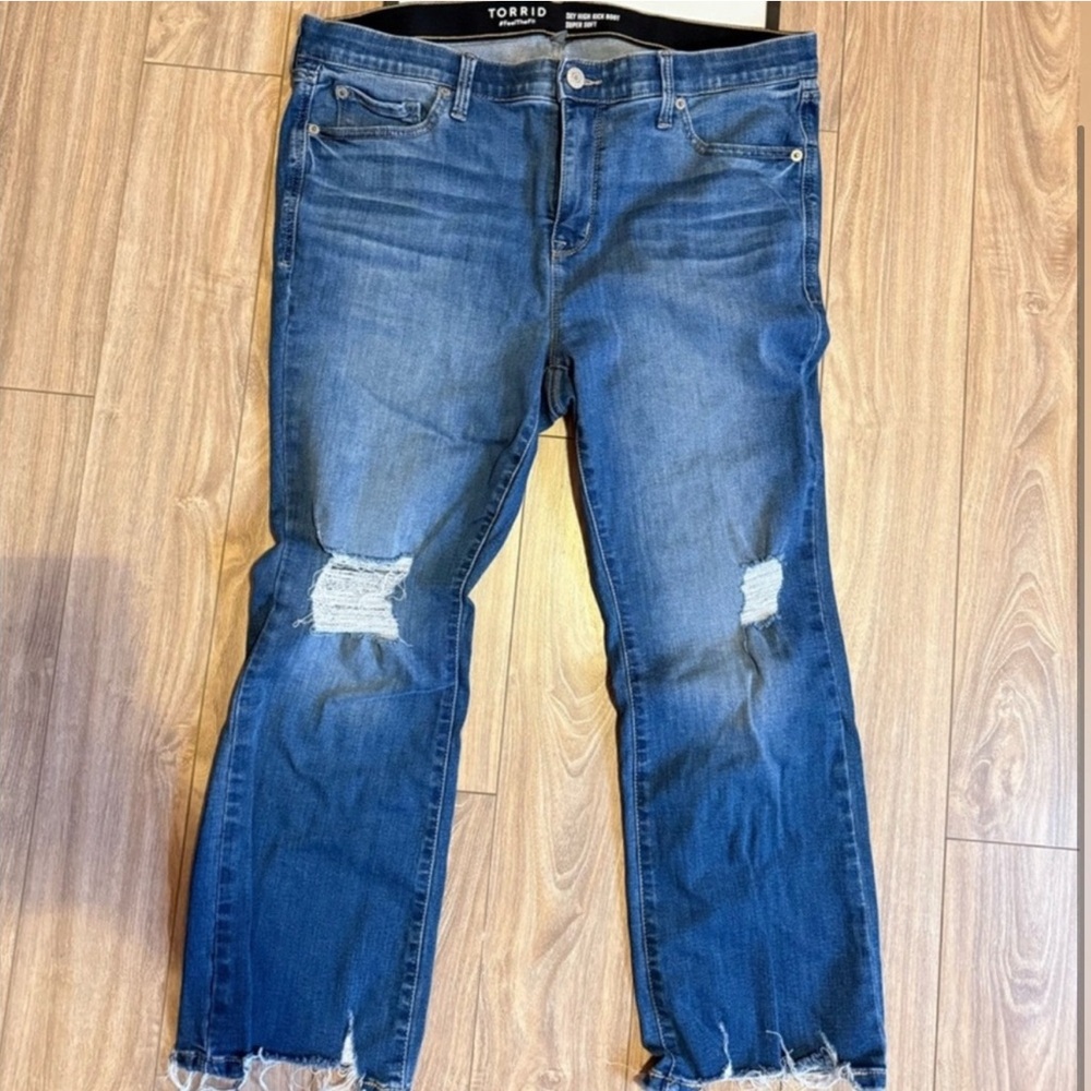 Torrid Crop Bootcut Distressed Soft High Rise Jeans 10W - Picture 2 of 2